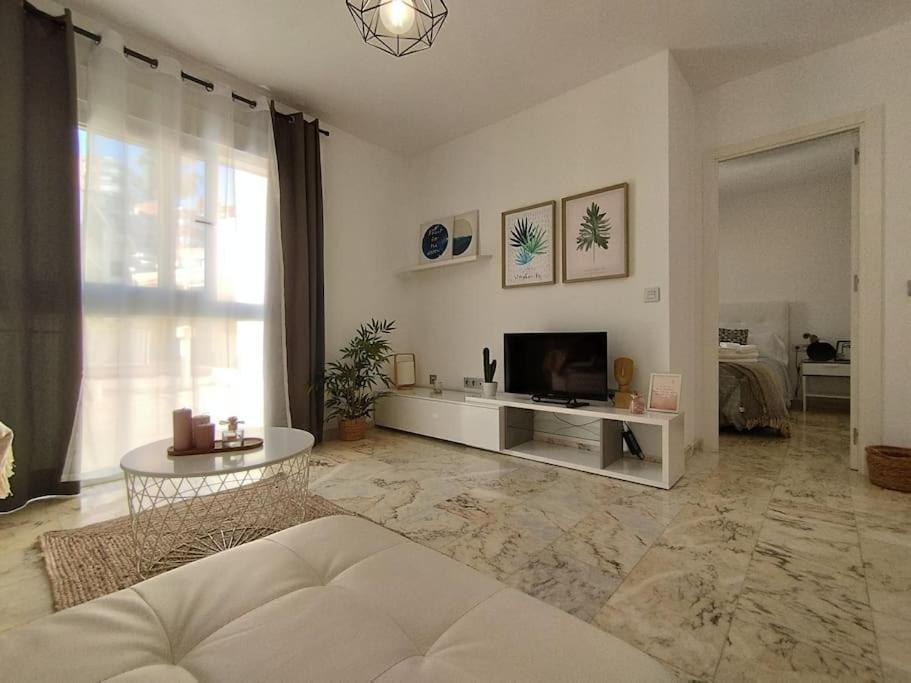 Love Rent4 Malaga Lyli Торремолинос Экстерьер фото