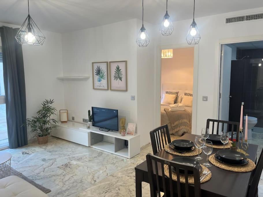 Love Rent4 Malaga Lyli Торремолинос Экстерьер фото